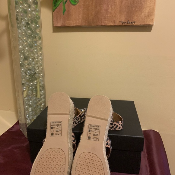 💞Qupid Cheetah Print Platform Sandal💞 - Picture 4 of 4